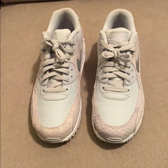 Nike Air Max - Picture 2 of 5